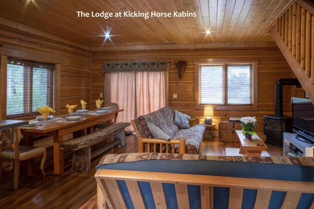 Kicking Horse Kabins Голден Екстер'єр фото